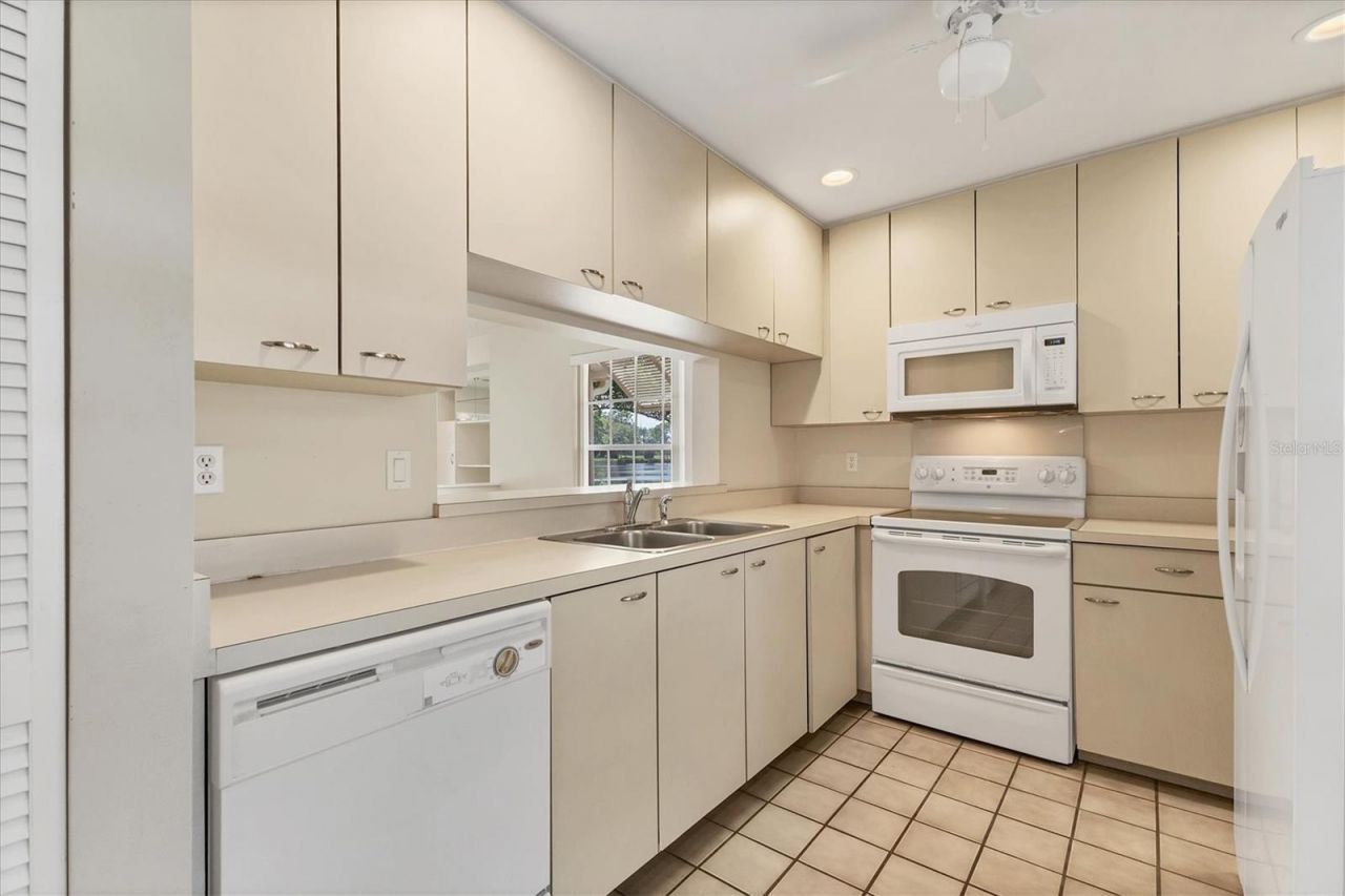 3244 Ringwood Meadow, Unit 77, Sarasota, FL 34235 Photo