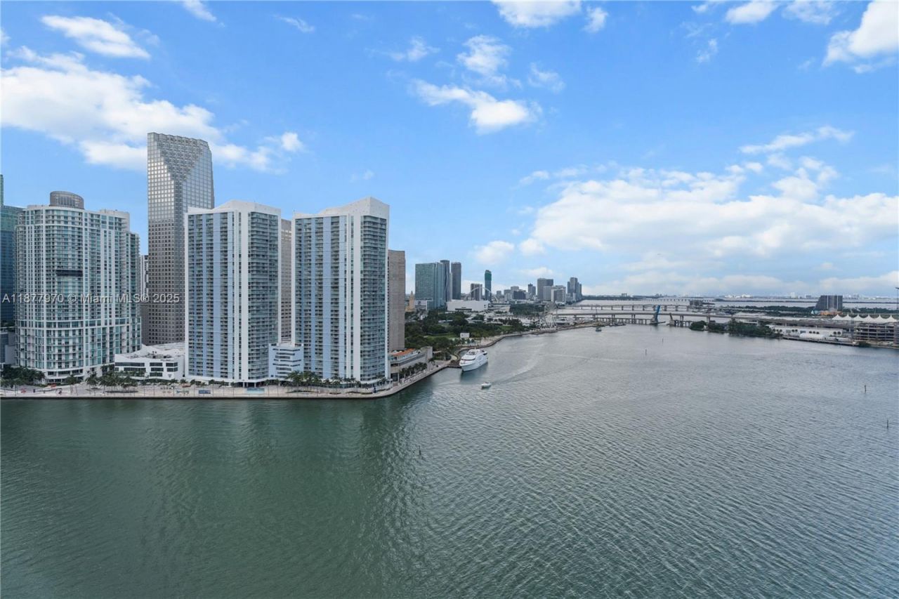 848 Brickell Key Dr, Unit 2502, Miami, FL 33131 Photo
