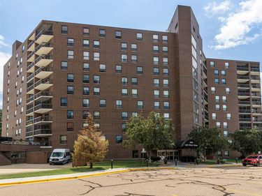 6615 Lake Shore Drive S, Unit 314, Richfield, MN 55423