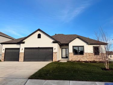 11301 N 170th Street, Bennington, NE 68007