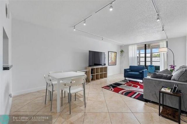 2800 Somerset Drive, Unit 201 j, Lauderdale Lakes, FL 33311 Photo