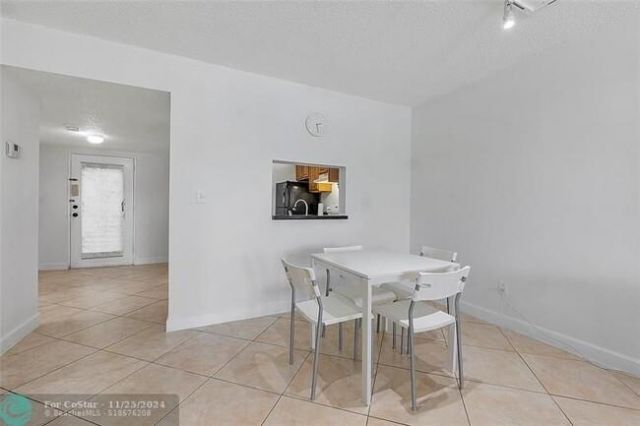 2800 Somerset Drive, Unit 201 j, Lauderdale Lakes, FL 33311 Photo