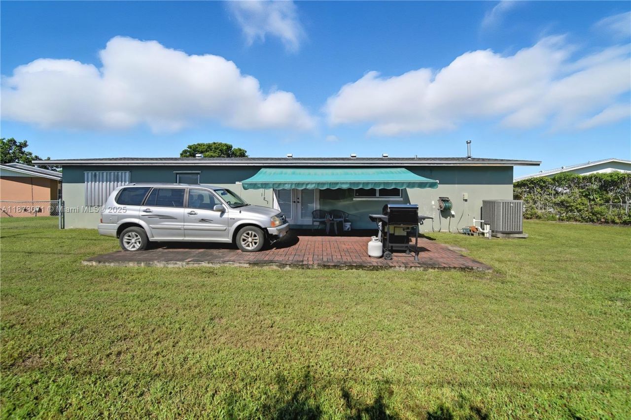 13605 SW 73rd Ter, Miami, FL 33183 Photo