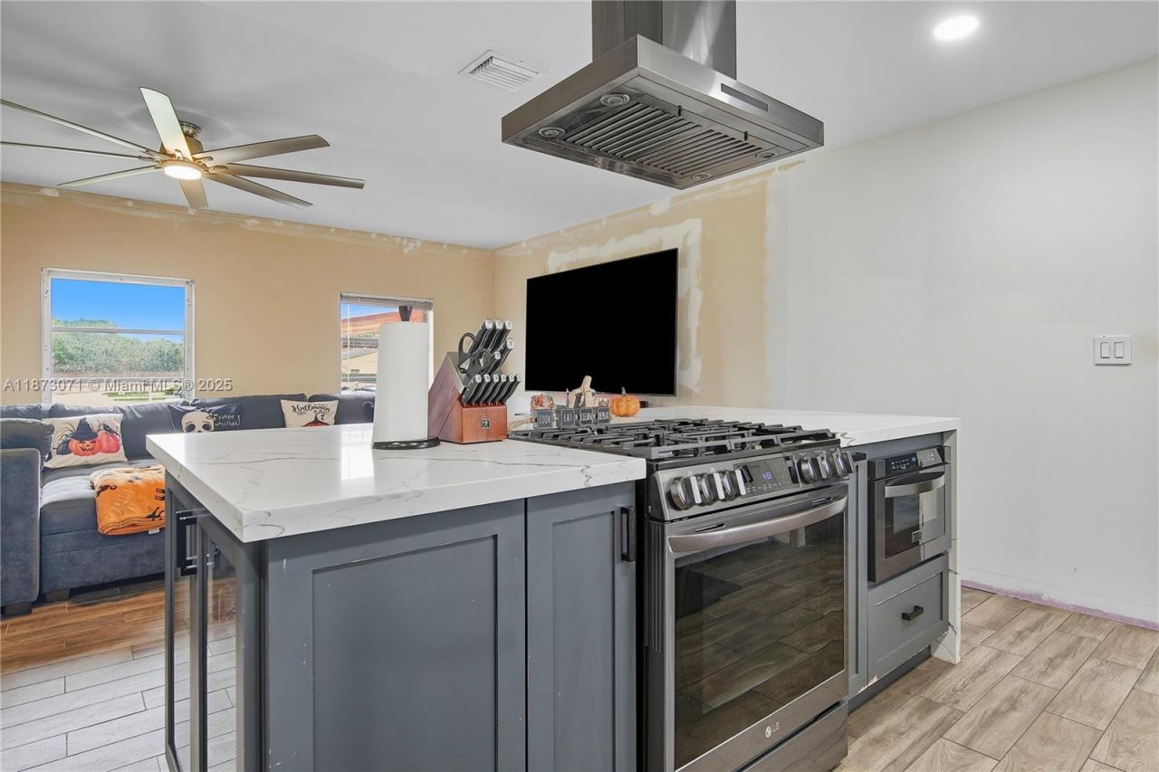 13605 SW 73rd Ter, Miami, FL 33183 Photo