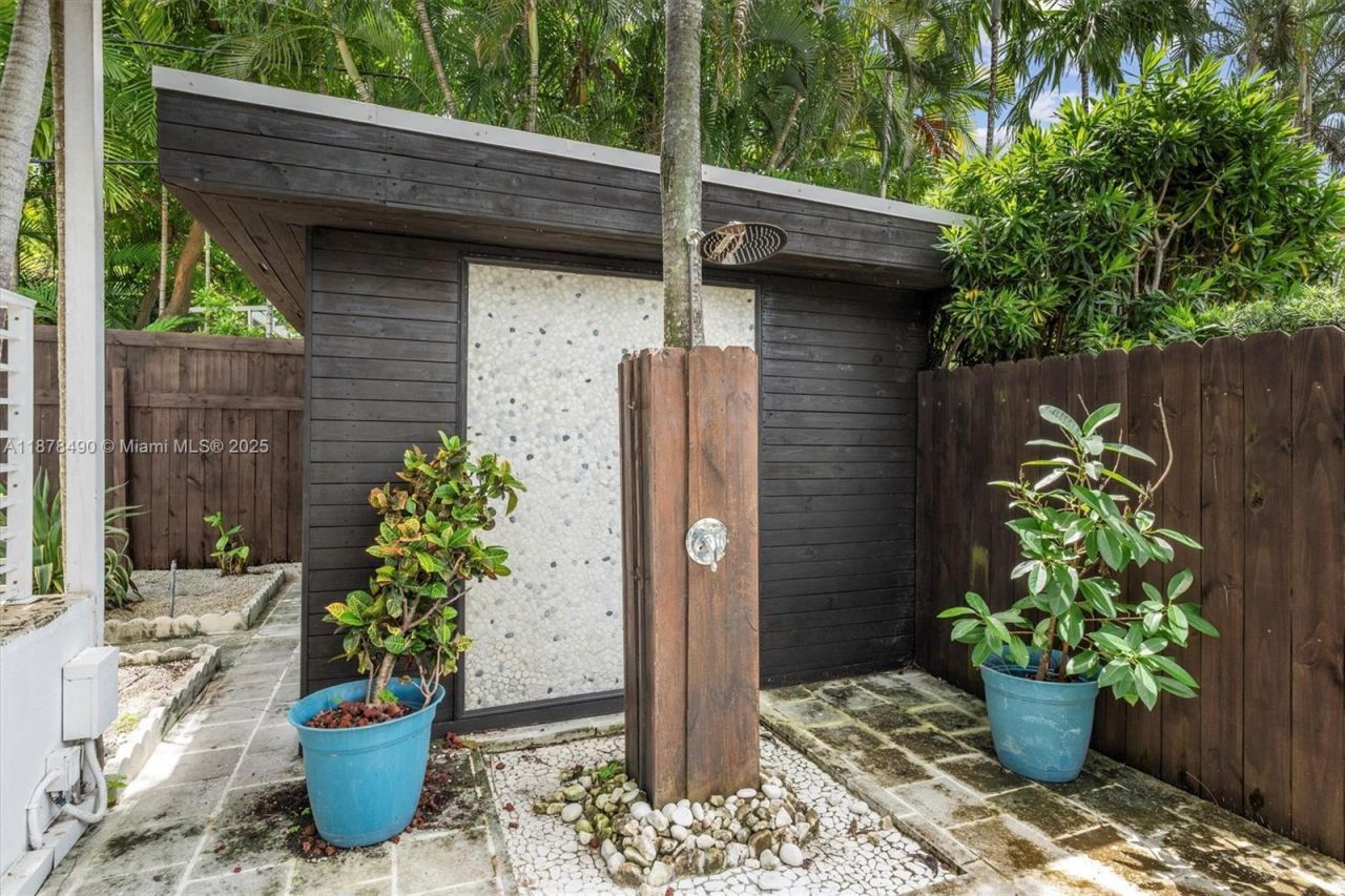 1164 NE 86th St, Miami, FL 33138 Photo