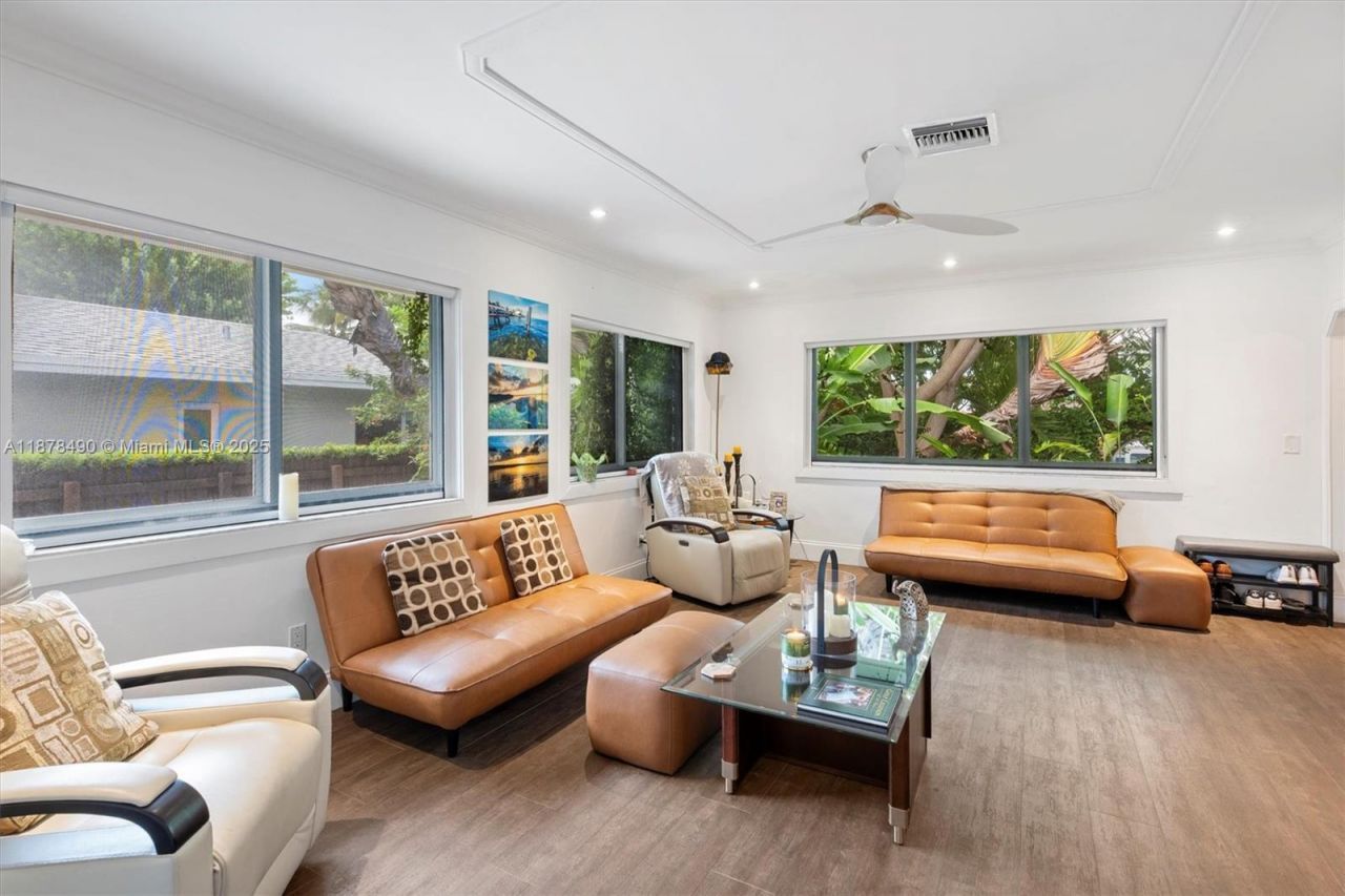 1164 NE 86th St, Miami, FL 33138 Photo