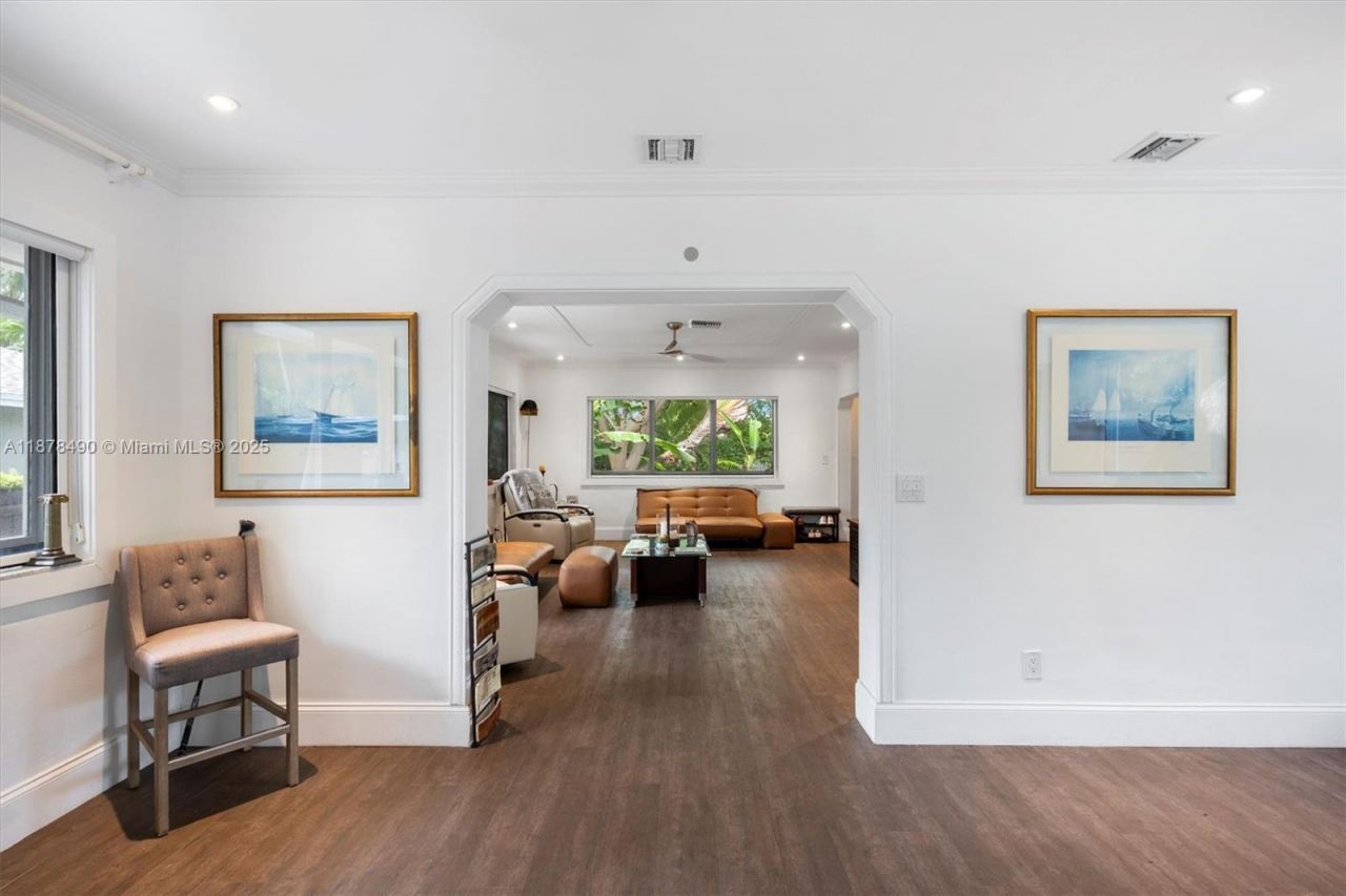 1164 NE 86th St, Miami, FL 33138 Photo