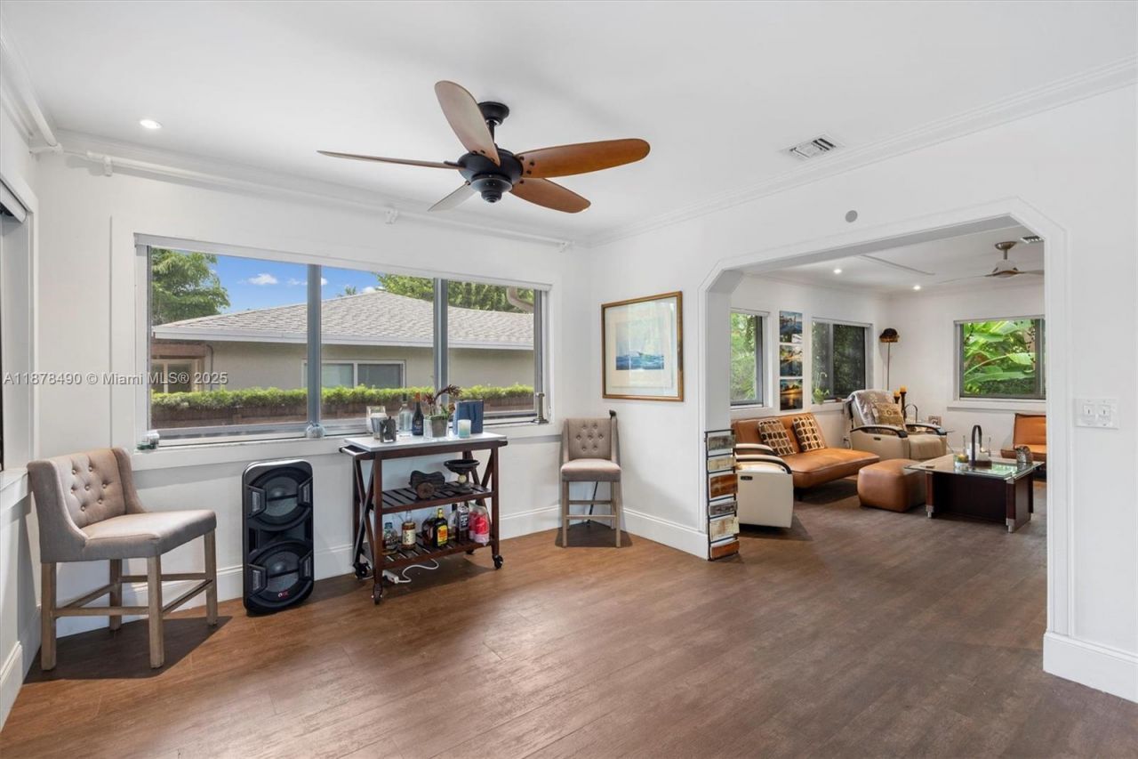 1164 NE 86th St, Miami, FL 33138 Photo