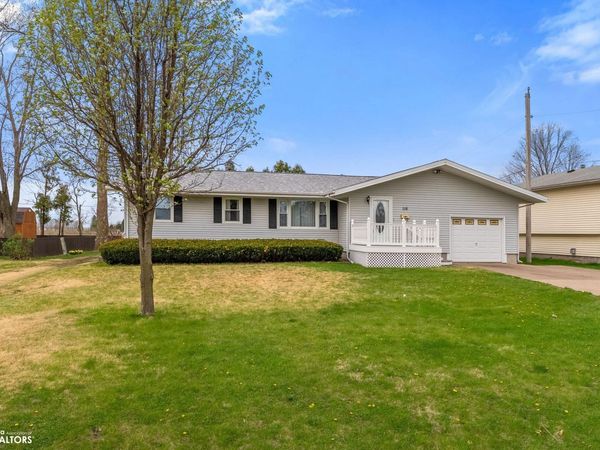116 Roy El Road, Wapello, IA 52653