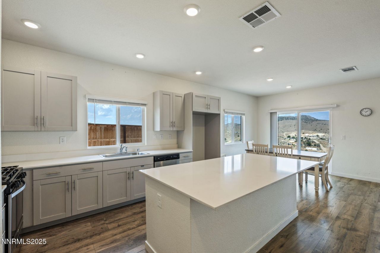 2105 Painted Sky Way, Sun Valley, NV 89433 Photo