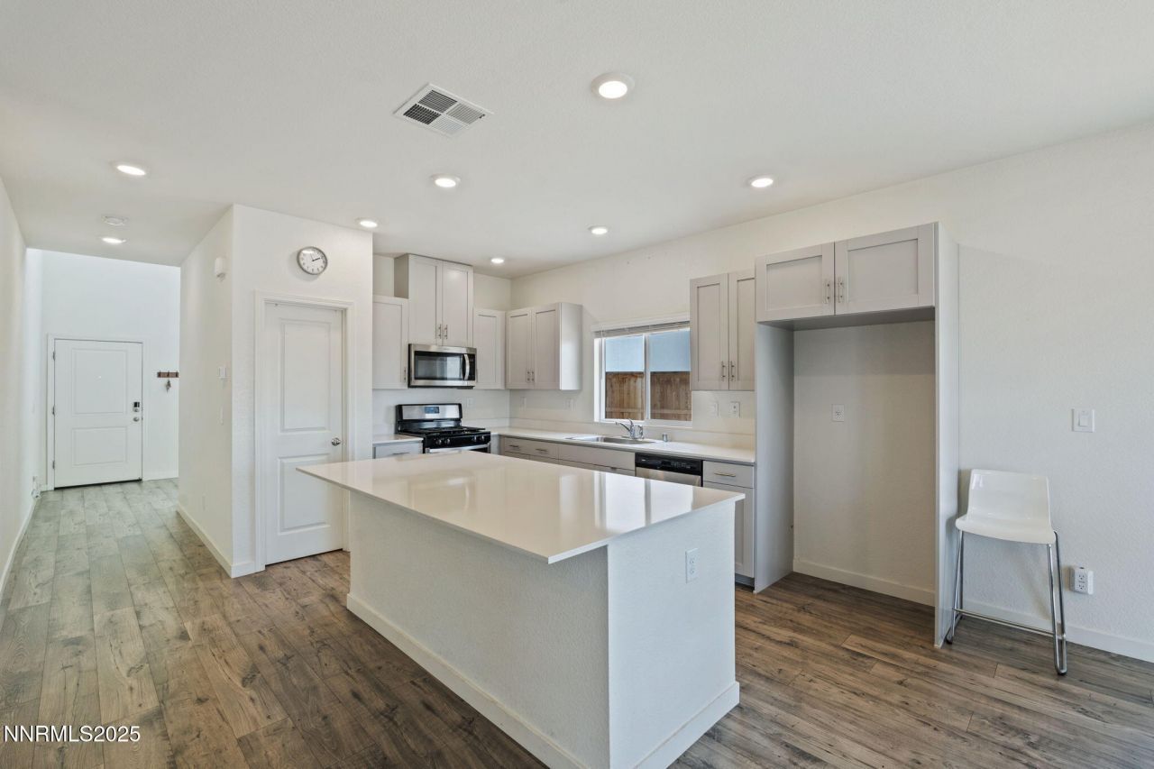 2105 Painted Sky Way, Sun Valley, NV 89433 Photo