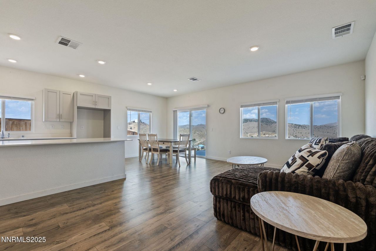2105 Painted Sky Way, Sun Valley, NV 89433 Photo