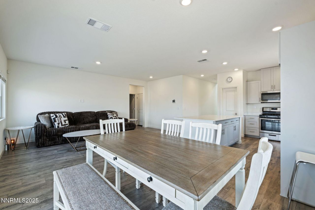 2105 Painted Sky Way, Sun Valley, NV 89433 Photo