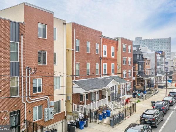 327 N 40TH STREET, PHILADELPHIA, PA 19104