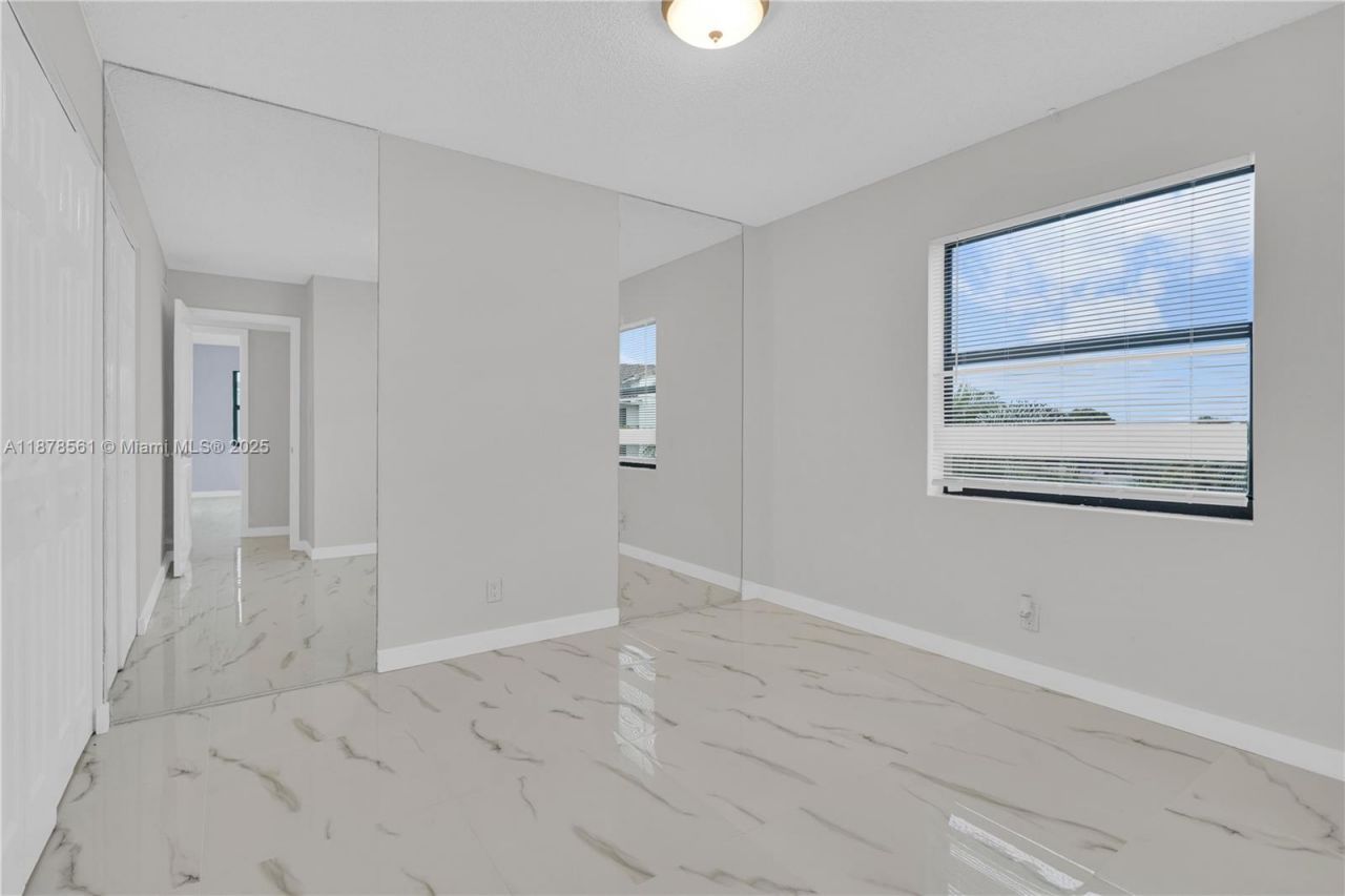 9355 SW 8th St, Unit 425, Boca Raton, FL 33428 Photo