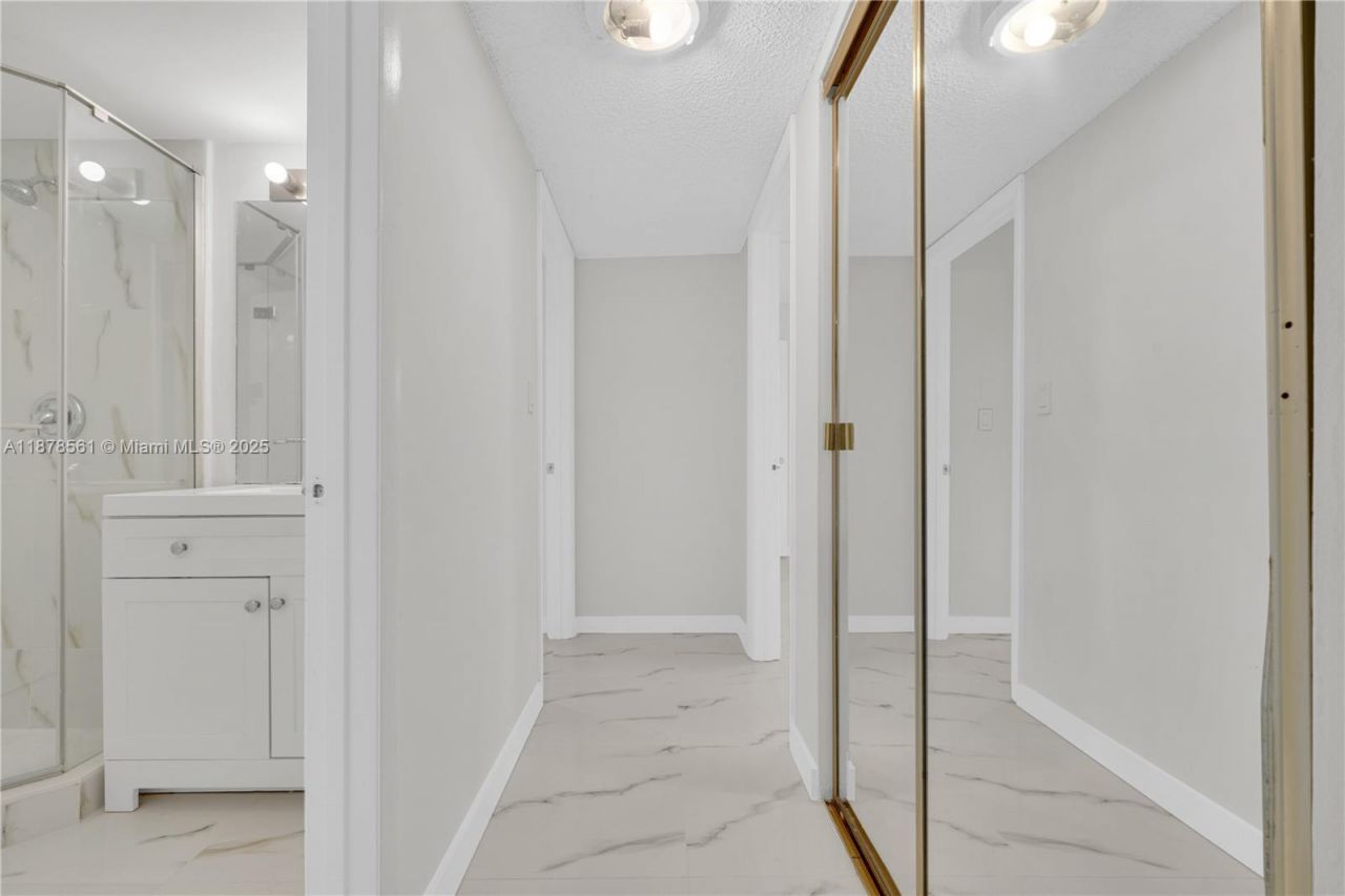 9355 SW 8th St, Unit 425, Boca Raton, FL 33428 Photo