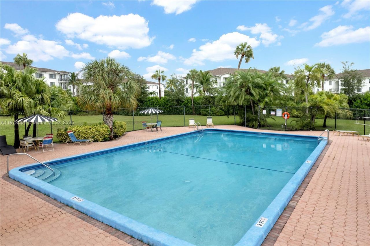 9355 SW 8th St, Unit 425, Boca Raton, FL 33428 Photo