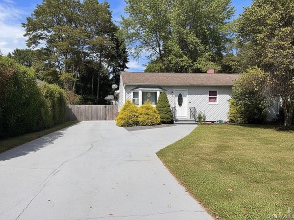 109 Merrill Street, Brentwood, NY 11717