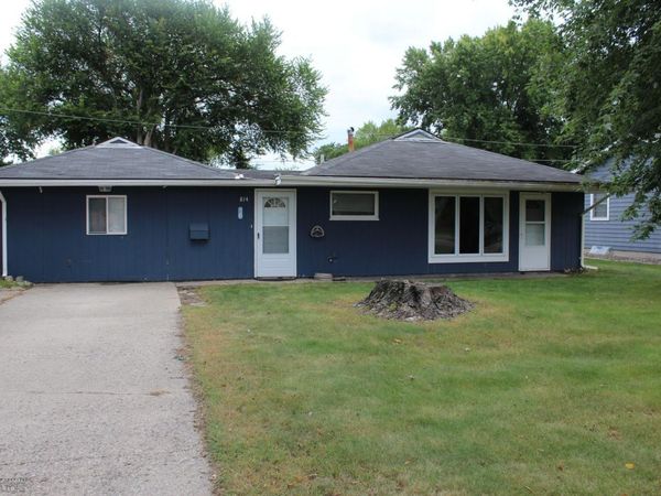 814 4th Street N, Wahpeton, ND 58075