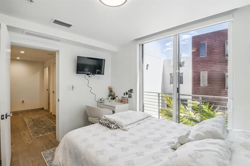 700 NE 14th Ave, Unit 208, Fort Lauderdale, FL 33304 Photo