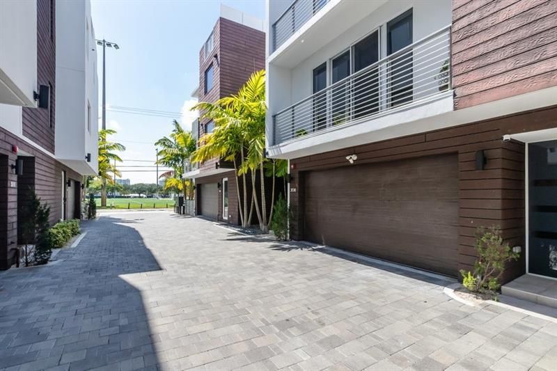 700 NE 14th Ave, Unit 208, Fort Lauderdale, FL 33304 Photo