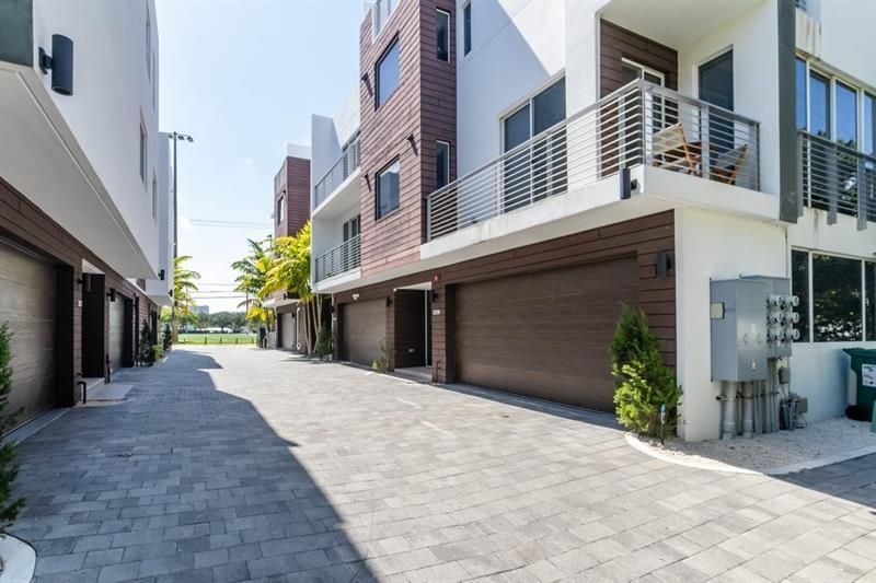 700 NE 14th Ave, Unit 208, Fort Lauderdale, FL 33304 Photo