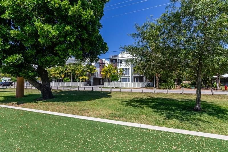 700 NE 14th Ave, Unit 208, Fort Lauderdale, FL 33304 Photo