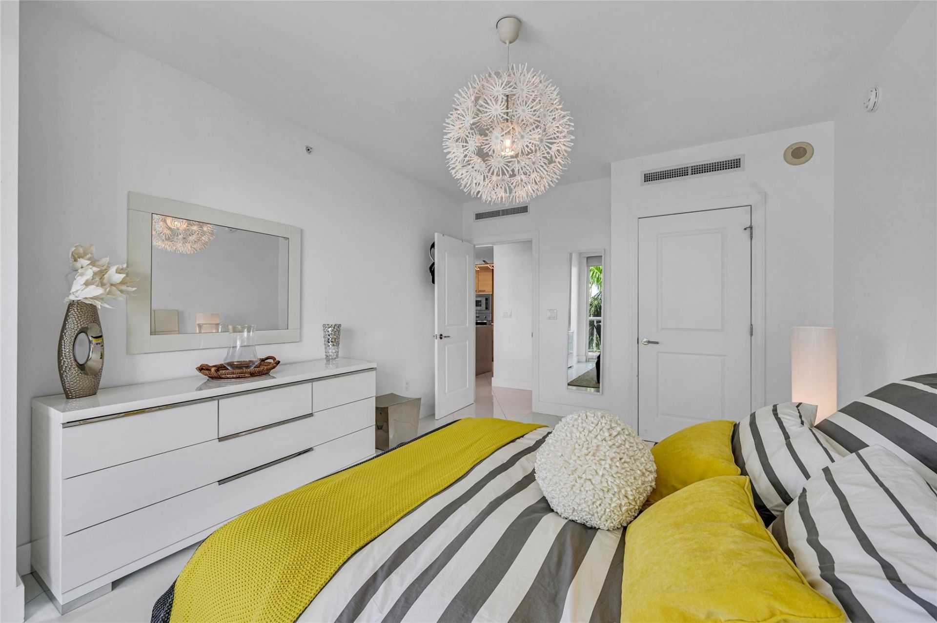 1 N Ocean Boulevard, Unit 513, Pompano Beach, FL 33062 Photo