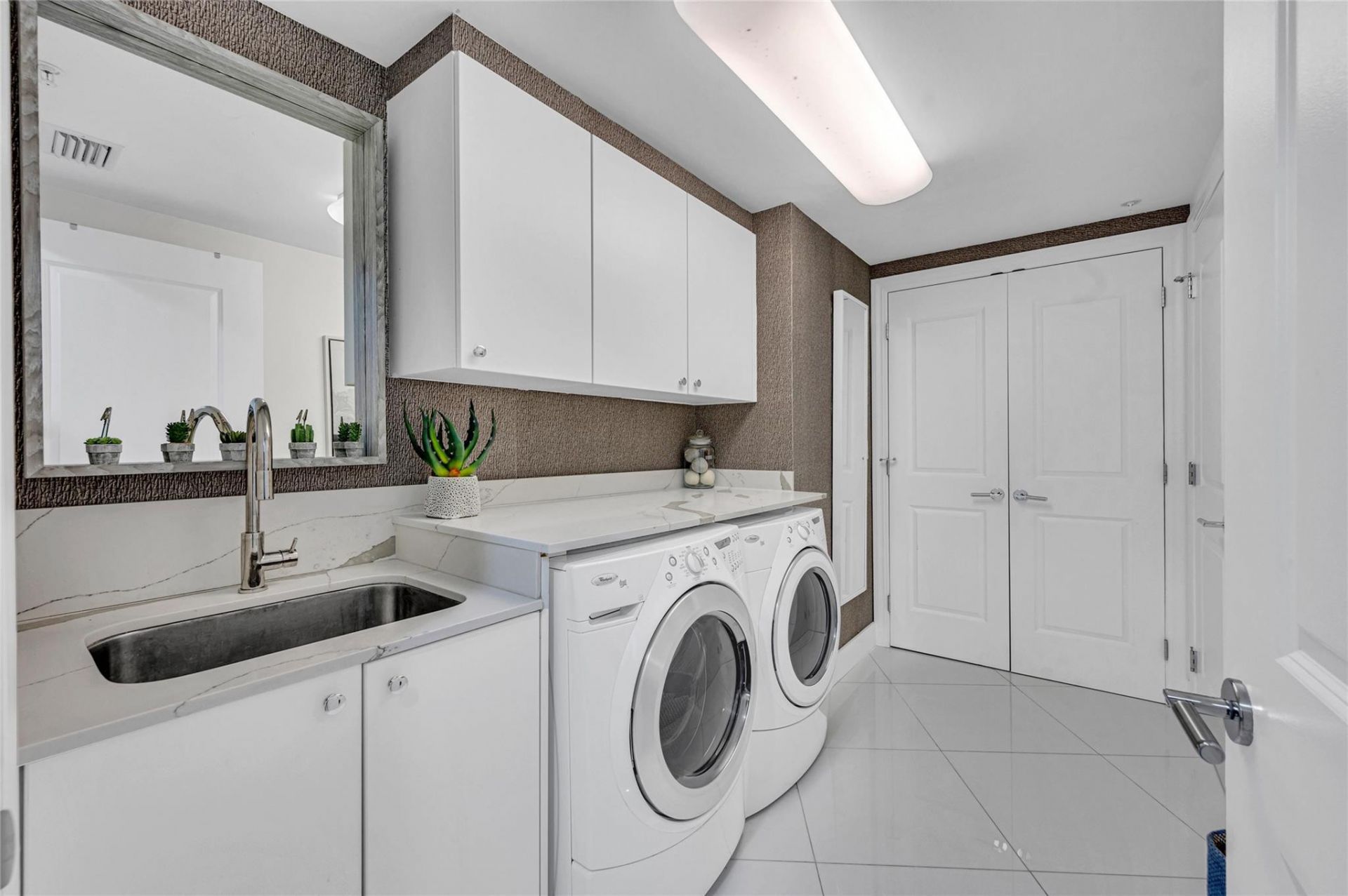 1 N Ocean Boulevard, Unit 513, Pompano Beach, FL 33062 Photo