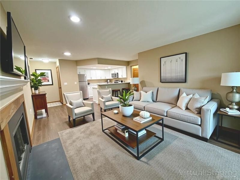 2744 Greystone Drive, Unit E, Columbus, OH 43220 Photo 3