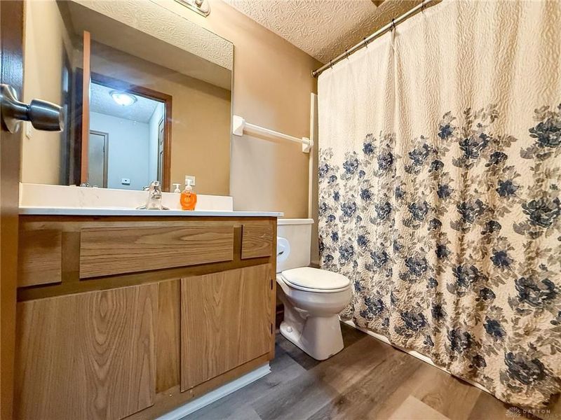 2744 Greystone Drive, Unit E, Columbus, OH 43220 Photo 5