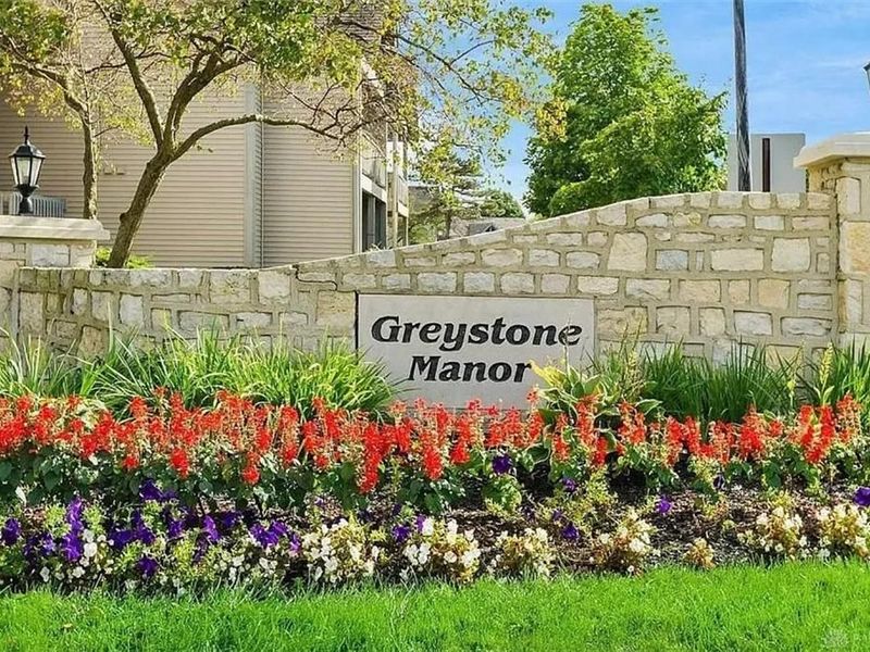 2744 Greystone Drive, Unit E, Columbus, OH 43220 Photo 9