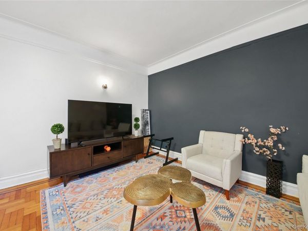 35-05 72nd Street, Unit 3G, Jackson Heights, NY 11372