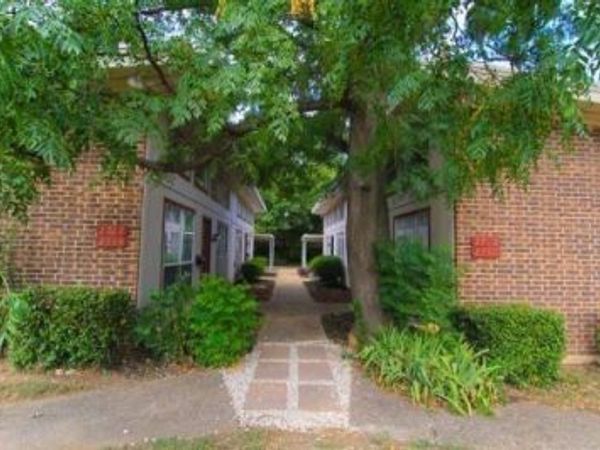 2714 McCart Avenue, Unit 2712, Fort Worth, TX 76110