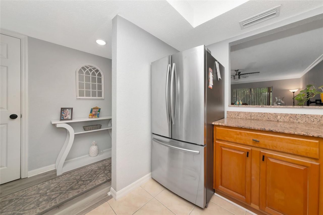 966 La Costa Circle, Unit 5, Sarasota, FL 34237 Photo