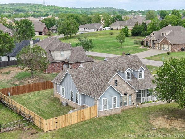 814 S Tall Chief Avenue, Skiatook, OK 74070