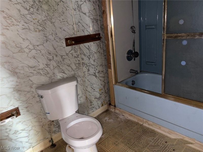 9921 Hampden Avenue, Cleveland, OH 44108 Photo 10