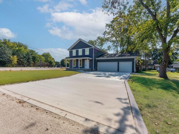 3331 Mill Lake Road, Lake Orion, MI 48360