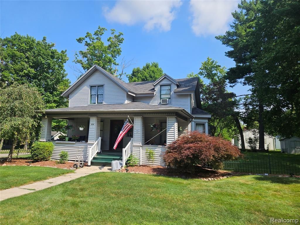 624 Hickory Street, Fenton, MI 48430 Main Photo