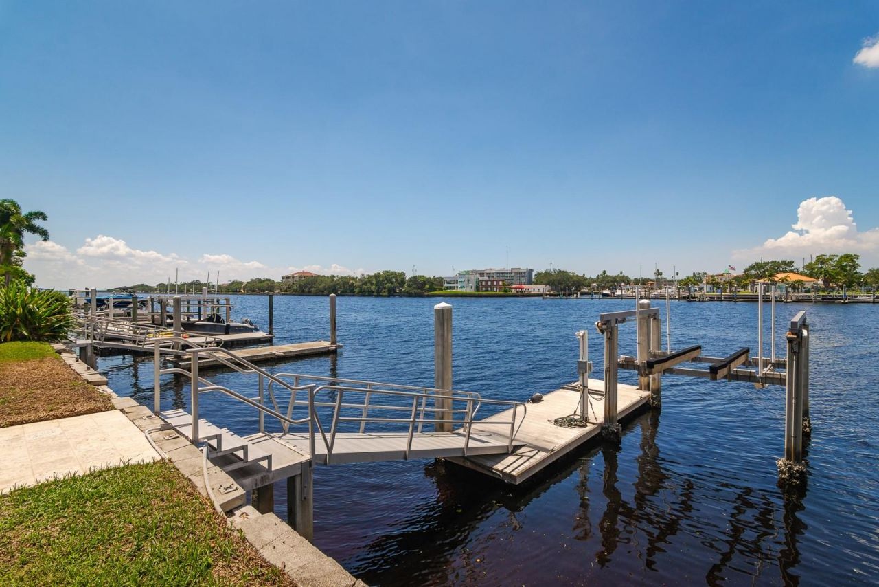 1029 Royal Pass Road, Tampa, FL 33602 Photo