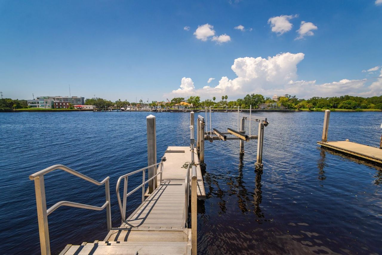 1029 Royal Pass Road, Tampa, FL 33602 Photo