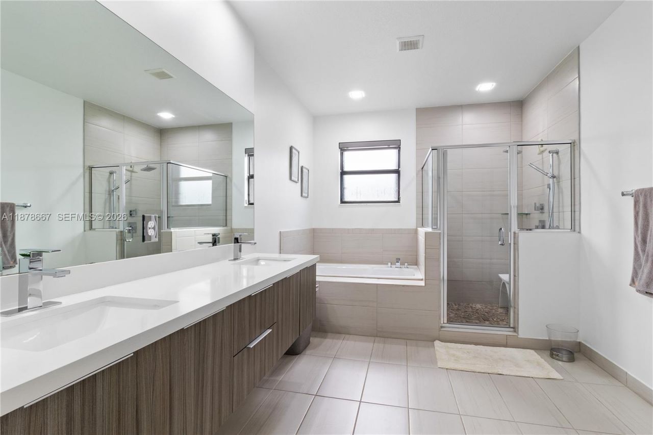 10578 NW 81st Ter, Doral, FL 33178 Photo