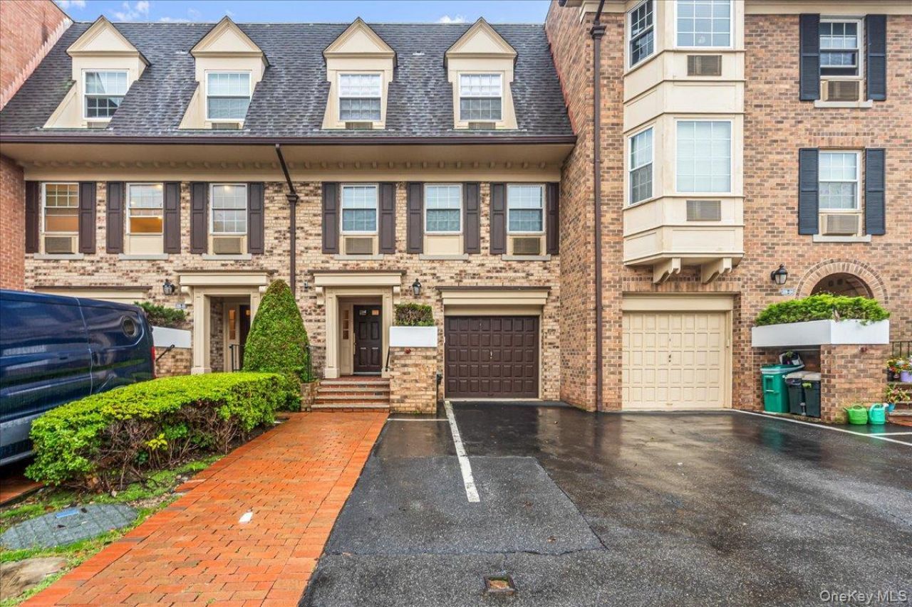 208-06 Robert Road, Unit 2, Bayside, NY 11360 Main Photo