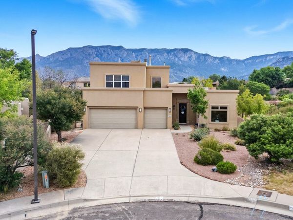 5604 MARIOLA Place NE, Albuquerque, NM 87111