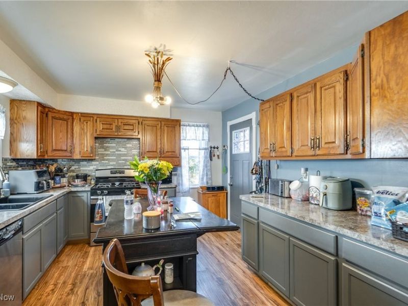 673 Wooster Road W, Barberton, OH 44203 Photo 5