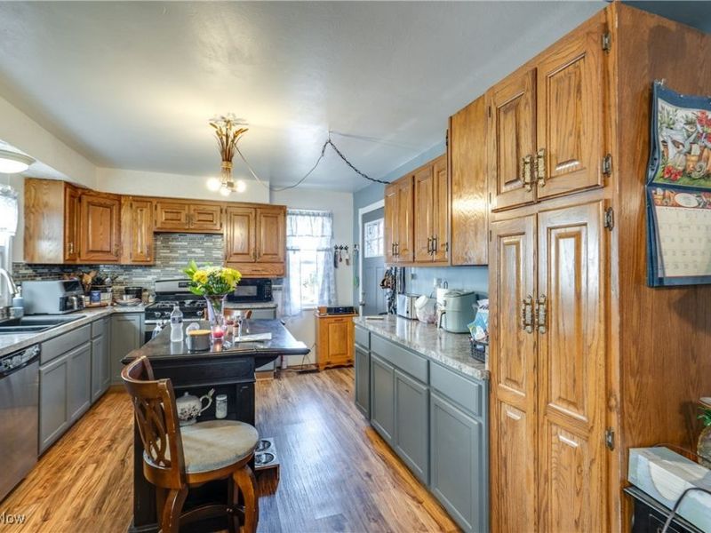 673 Wooster Road W, Barberton, OH 44203 Photo 6