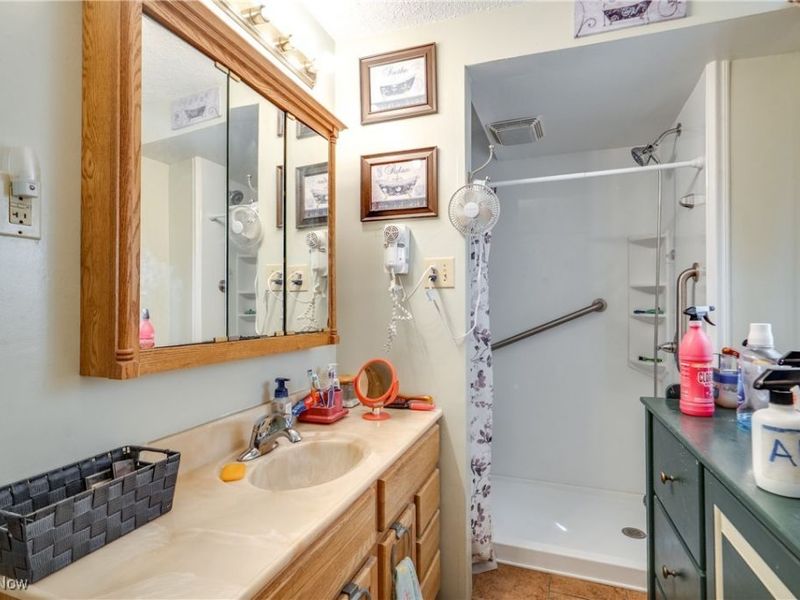 673 Wooster Road W, Barberton, OH 44203 Photo 8