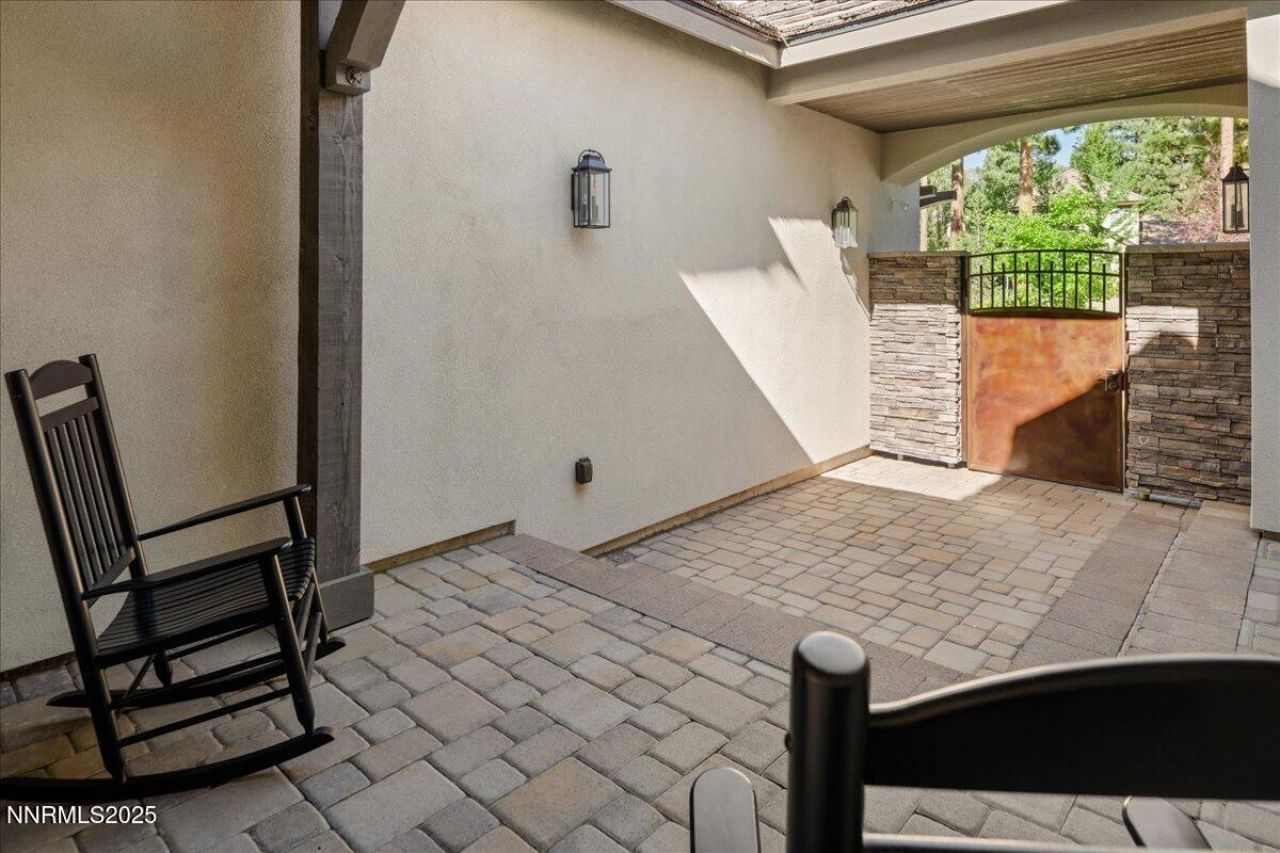 20600 Chanson Way, Reno, NV 89511 Photo