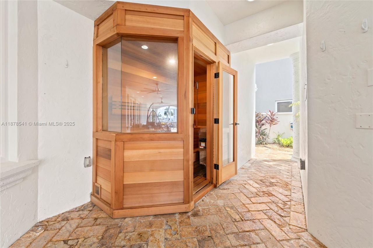 2770 NE 23rd St, Pompano Beach, FL 33062 Photo