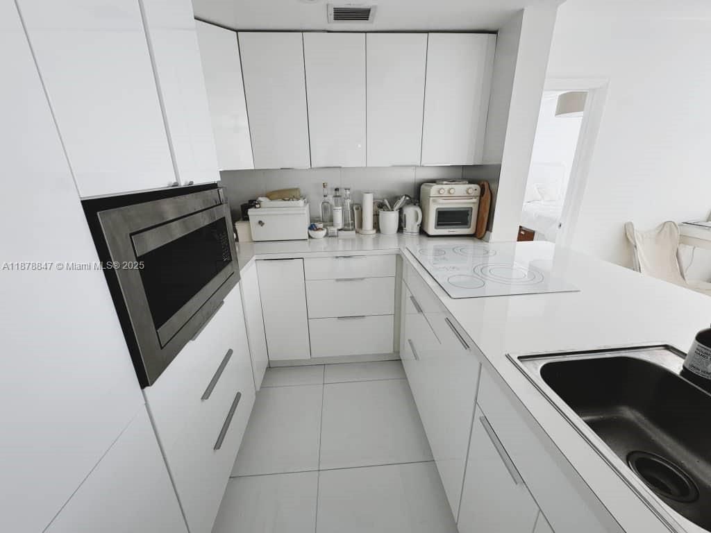 1460 Ocean Dr, Unit 303, Miami Beach, FL 33139 Photo